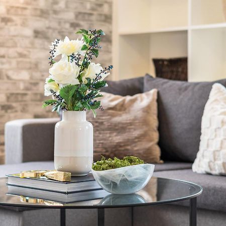 Relax, Play And Work In London Apartment Luaran gambar