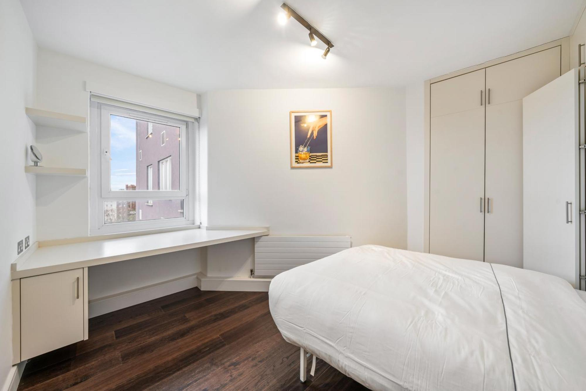 Relax, Play And Work In London Apartment Luaran gambar