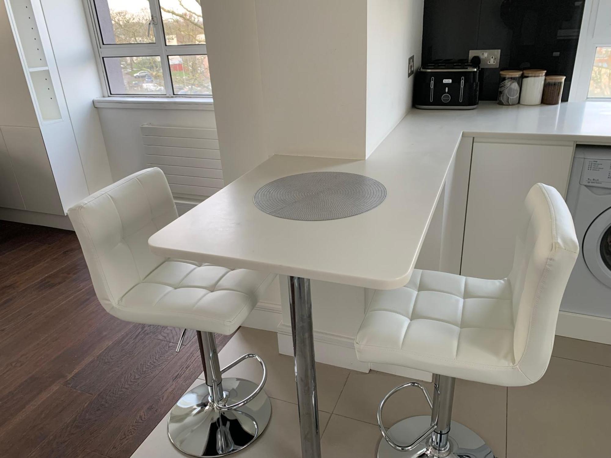 Relax, Play And Work In London Apartment Luaran gambar