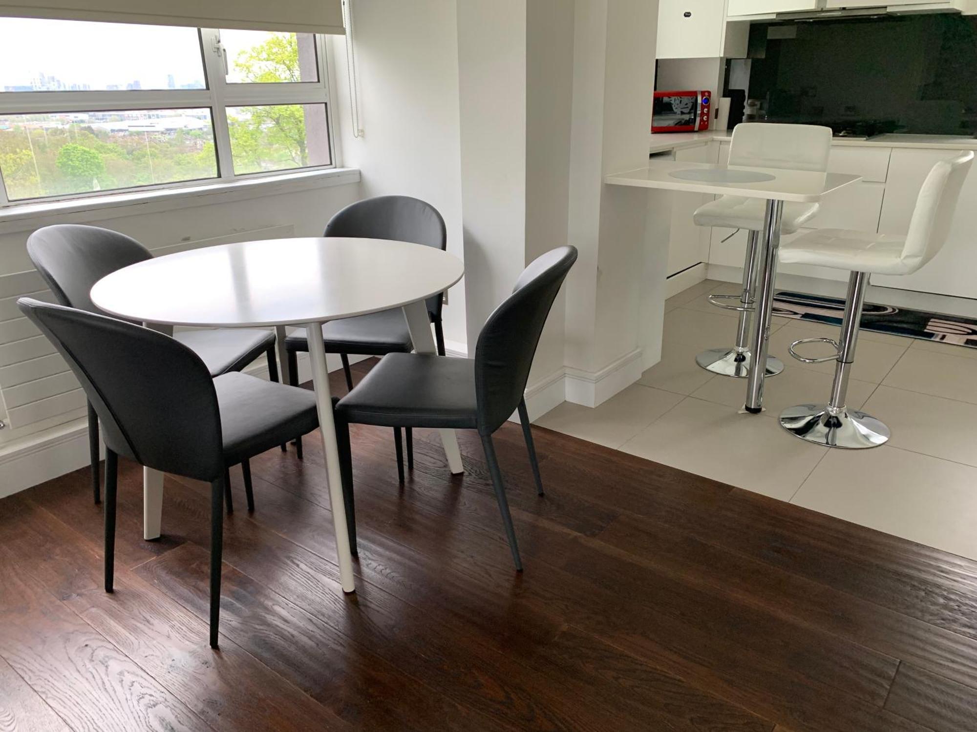 Relax, Play And Work In London Apartment Luaran gambar